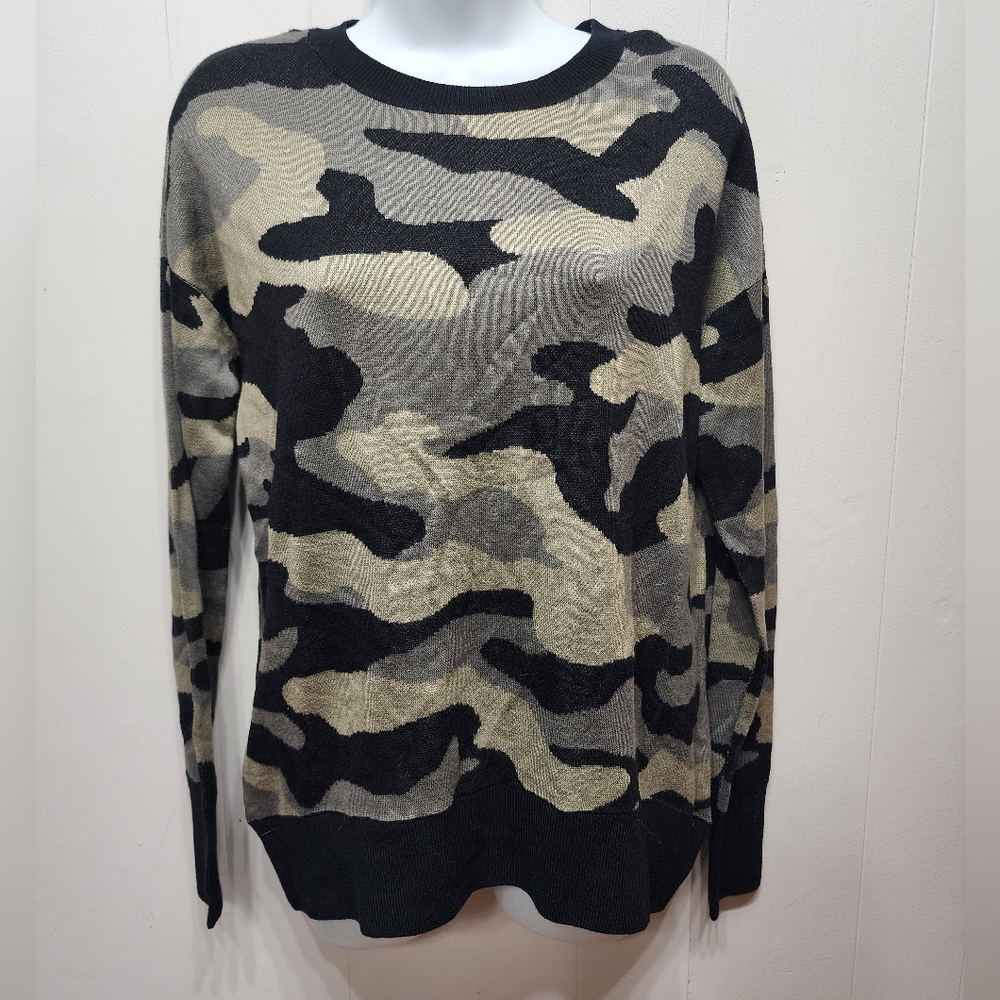 NWT Isaac Mizrahi New York Sweater Small Camouflage Camo Soft High Low Hem B444